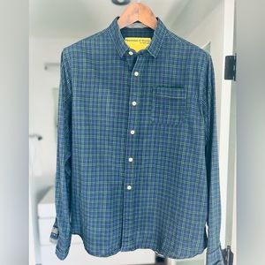 Descendant of Thieves button down casual shirt. Size L.